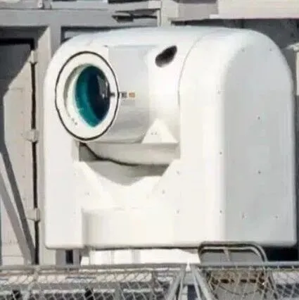 日本“飞鸟”号搭载百千瓦级激光武器出海：定向能武器迈向实战化