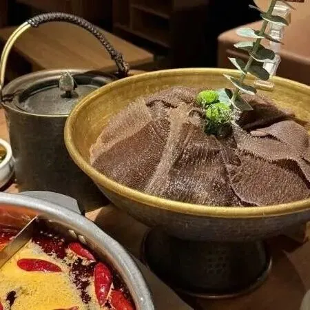 巴奴火锅再闯港股，“月薪5000不要吃”的高端故事能否继续？