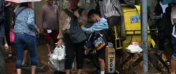 <em>瓦</em>朗帕索<em>克</em>：11月25日的班级停课