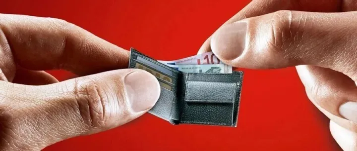 玩家越不花钱，小游戏越赚钱？