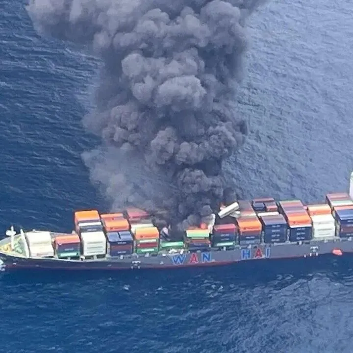 “WAN HAI 503”轮最新进展！已卸下1580个集装箱！剩余142个仍在卸货！