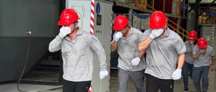 “生命无彩排，防患于未然”——艾思珂开展消防演练活动