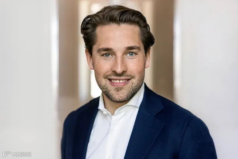 Peter Dohle 董事总经理 Jan Dohle。