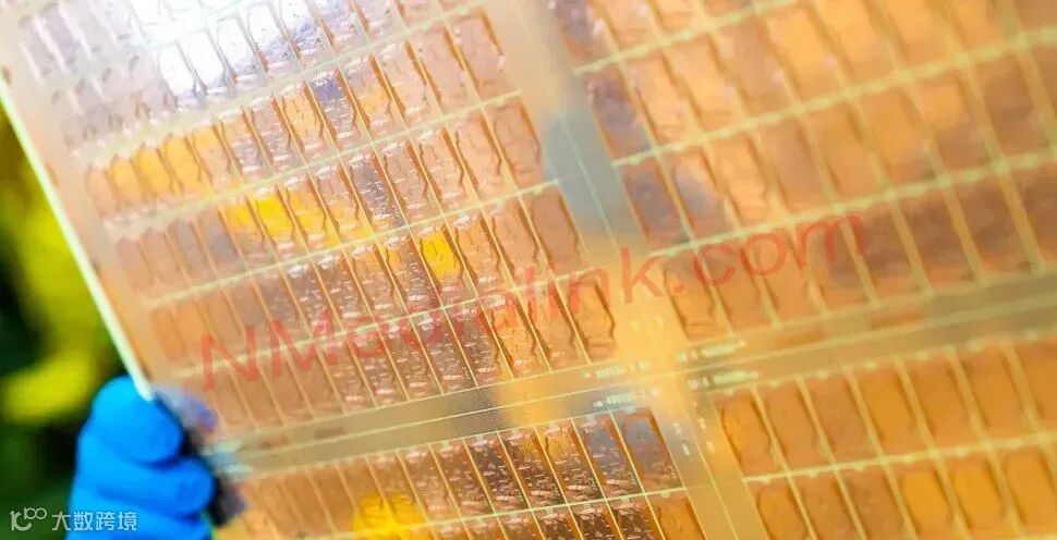 Intel Glass substrate