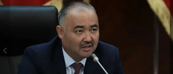 吉尔吉斯斯坦第八届议会召开首次会议 努<em>尔</em>兰别克·图<em>尔</em>贡别<em>库</em><em>卢</em>再次当选议长