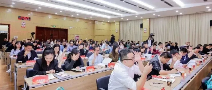 首届湖北省汽车产业国际投资和贸易促进会召开，觅亿当选副会长单位