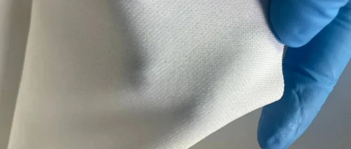 <em>Anti</em>-Static Wipes: Essential for Precision Manufacturing