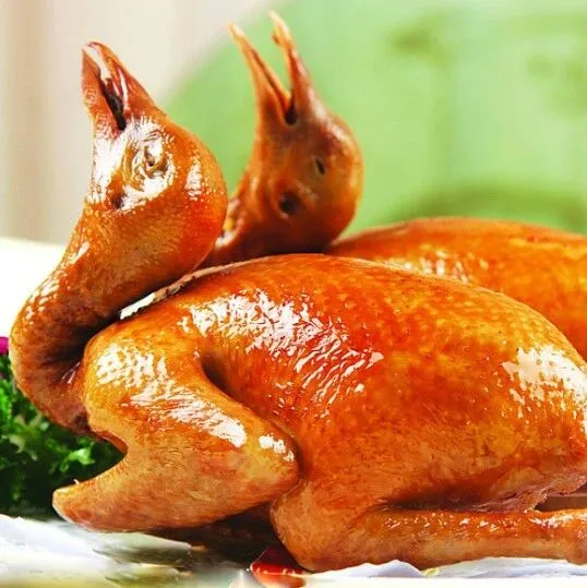 一万只乳鸽空降草莓音乐节！西区免费请你吃乳鸽！