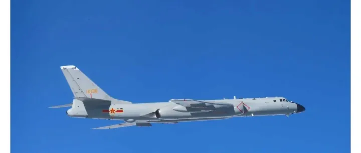 中俄战略轰炸机联合巡航东海、西太平洋