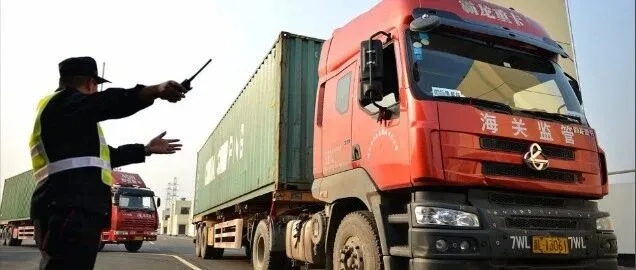 公告：境内公路/水运承运海关监管货物的运输企业及其工具备案管理