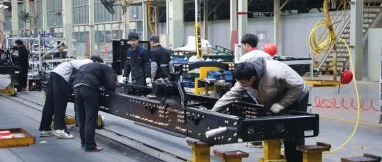 赶制订单 冲刺“全年红”