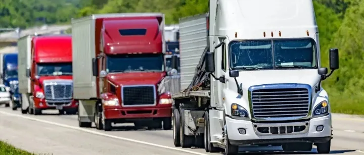 【头条：涉近20亿，网络货运乱象再被曝光；送货入村，拼多多承担中转费；知名仓储物流企业拟申请破产；白犀牛完成新一轮融资】