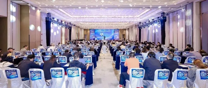 双奖加冕！熵基科技闪耀2025物联网产业大会，共创AI+无人化场景生态未来