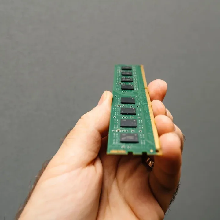 美光2026 Q1营收暴增57%！全年HBM产能被抢订一空