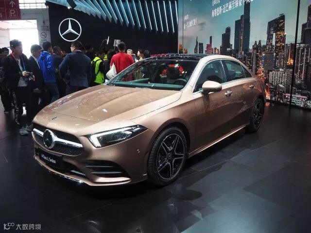 奔驰入门轿车A级三厢首发体验:外观空间秒杀宝马奥迪