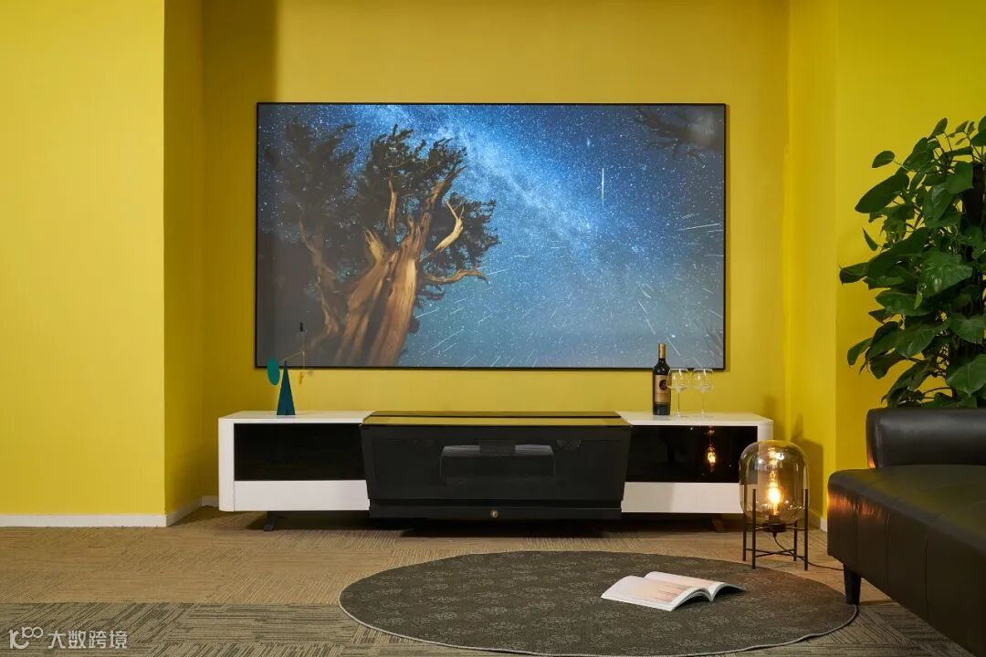 拥有“无边框”百吋电视是什么体验?从此它成了我的解闷神器!