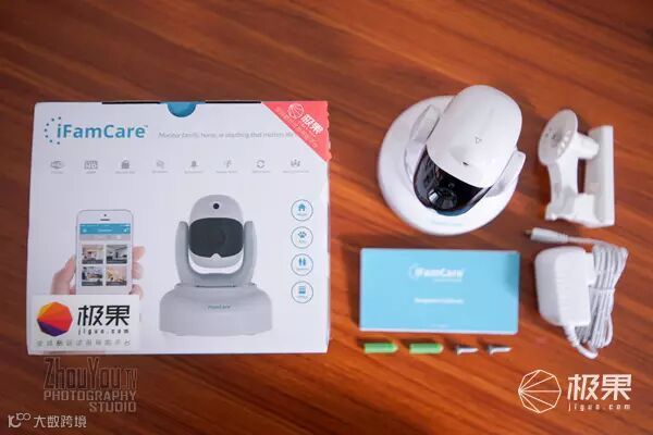 iFamCare小觅智能逗宠监护器