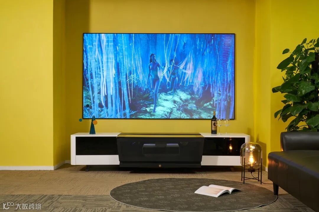 拥有“无边框”百吋电视是什么体验?从此它成了我的解闷神器!