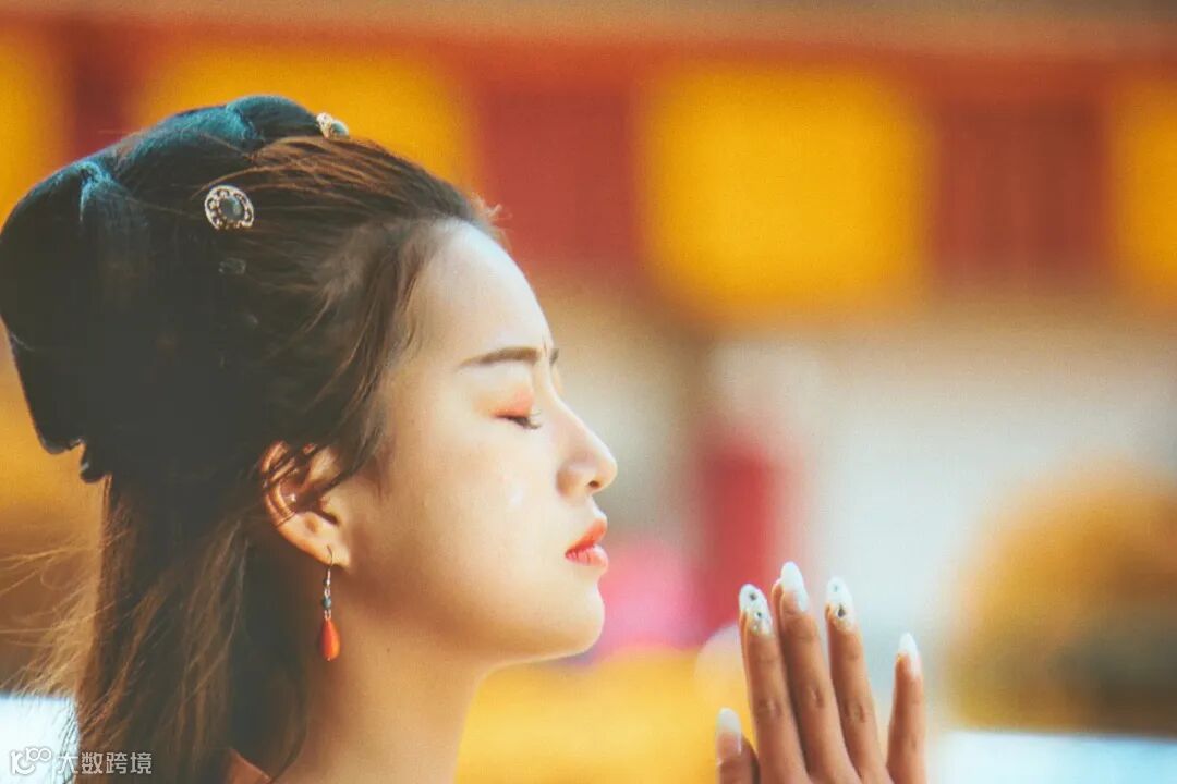 拥有“无边框”百吋电视是什么体验?从此它成了我的解闷神器!