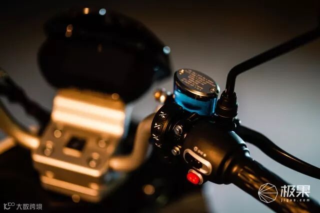 森蓝O2电动摩托车