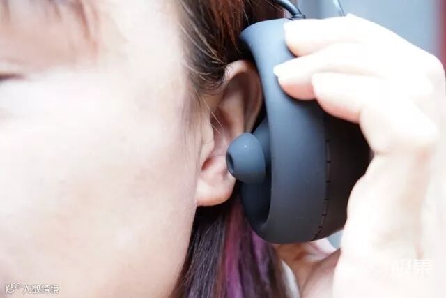 造型真奇葩!头戴式+入耳式耳机,能让你颅内爆炸…