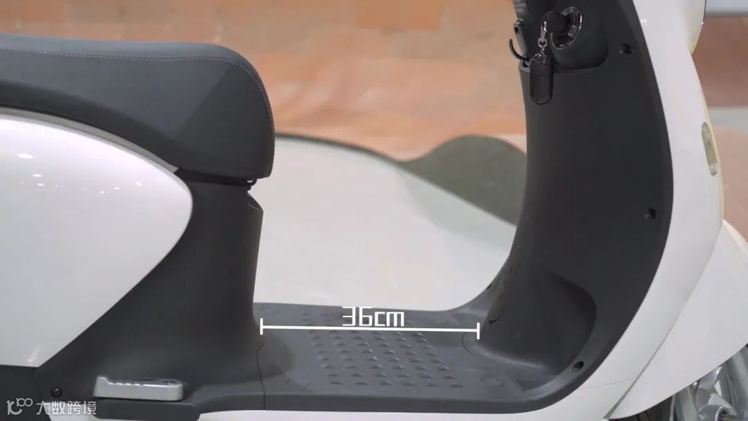 雅迪M6体验:舒适度堪比移动沙发,短途代步靠它爽翻了!