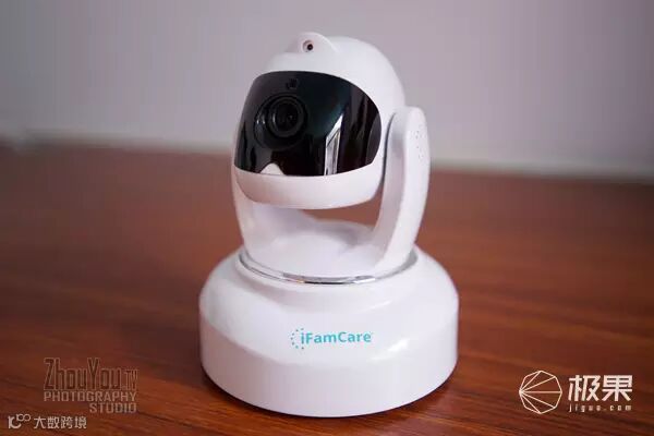 iFamCare小觅智能逗宠监护器