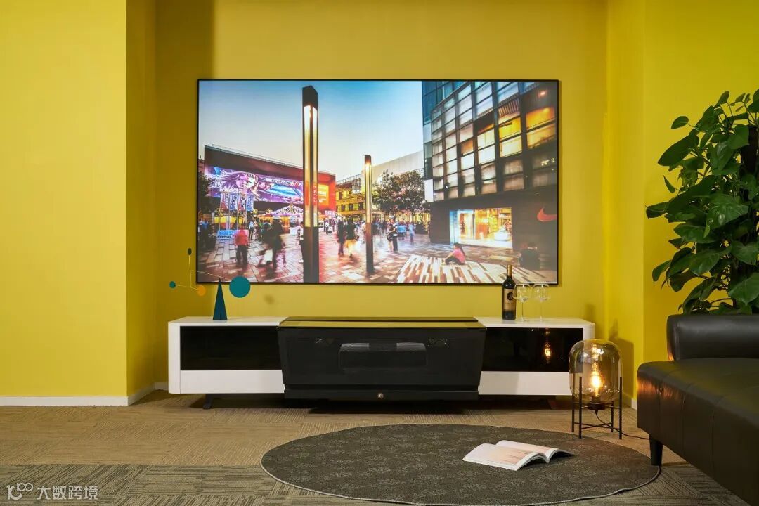 拥有“无边框”百吋电视是什么体验?从此它成了我的解闷神器!