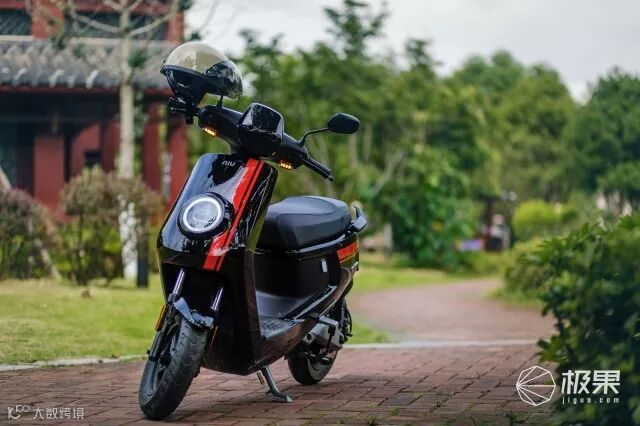 动力强劲续航长久,小牛电动车M+PRO也能有推背感