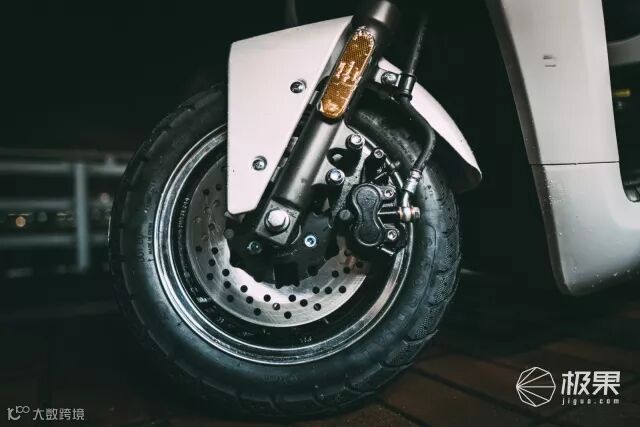 森蓝O2电动摩托车