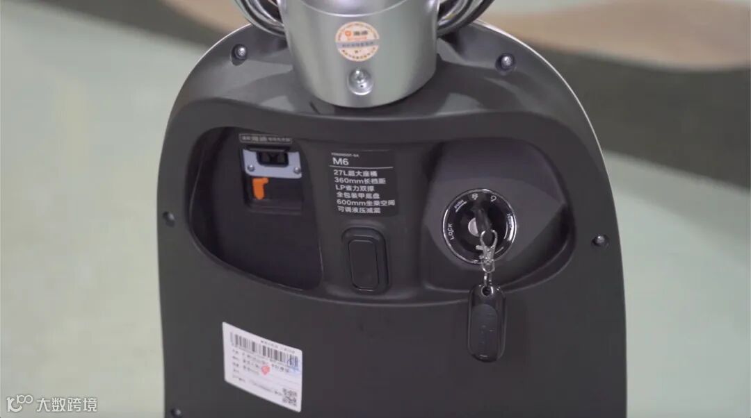 雅迪M6体验:舒适度堪比移动沙发,短途代步靠它爽翻了!