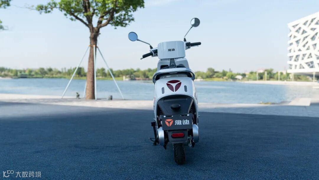 雅迪冠能M8