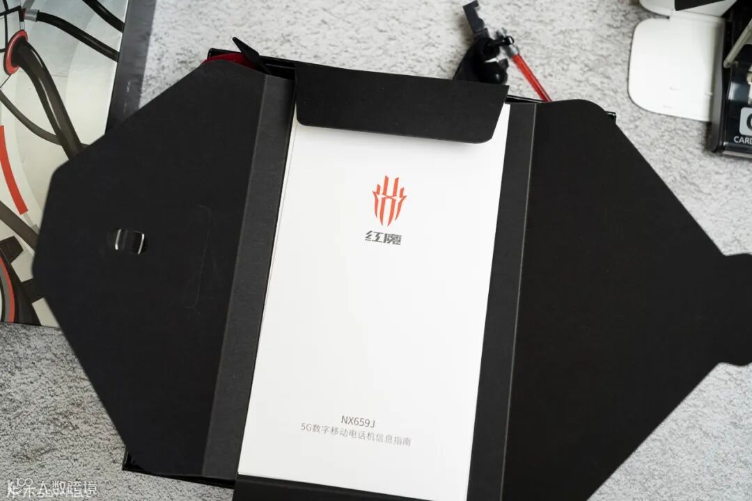 努比亚红魔5G游戏手机