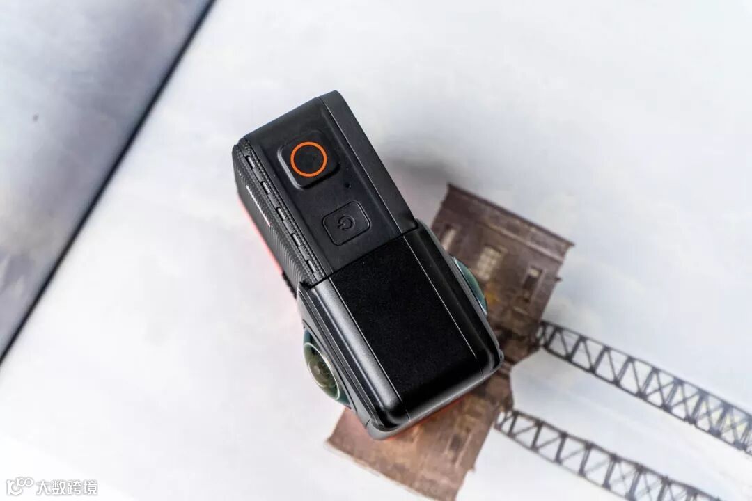 相机也有“组装”的?小长假最强vlog神器来了!还能合体无人机……