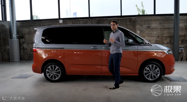 大升级!大众新一代“面包车”来了,电动门、大天窗、座椅180°旋转...