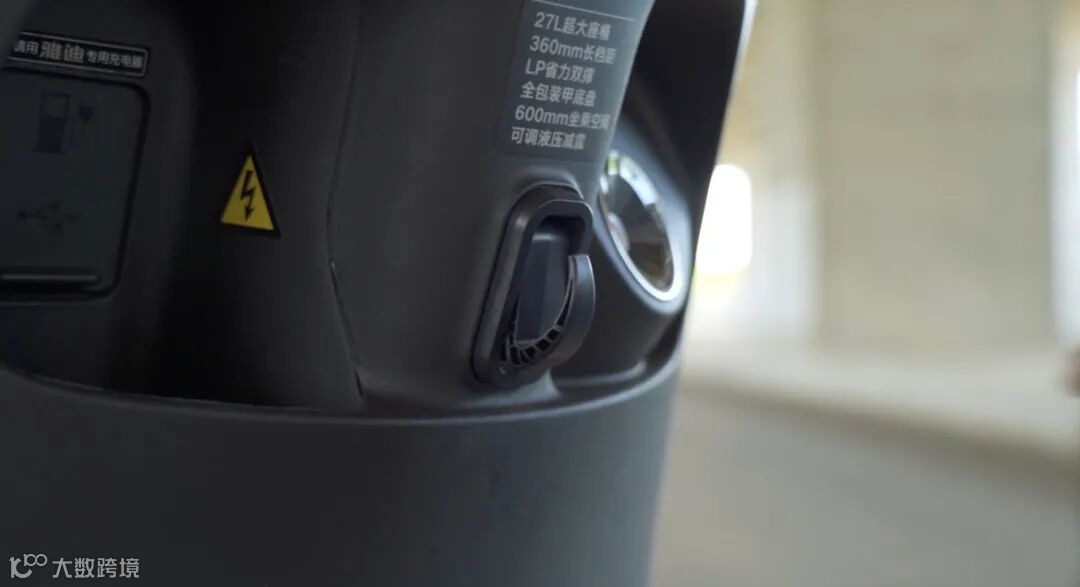 雅迪M6体验:舒适度堪比移动沙发,短途代步靠它爽翻了!