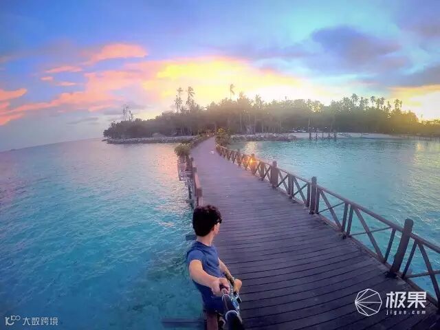 魔声 Backfloat 蓝牙音箱