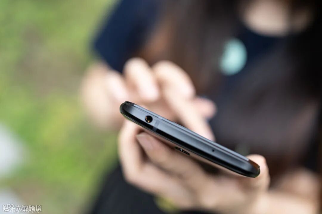 努比亚红魔5G游戏手机