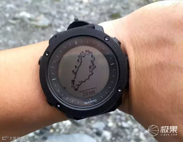 Suunto Traverse Alpha 腕表
