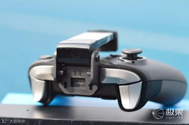 飞智八爪鱼手机手柄