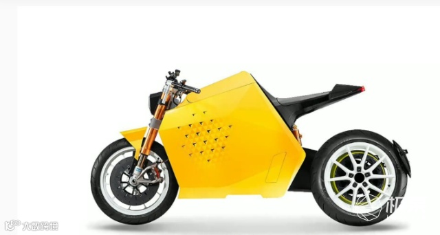 国产“纯电重型”摩托车!极速200km/h、续航400km...价格太惊人