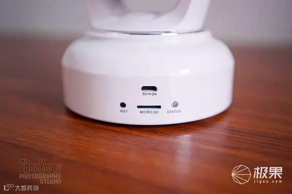 iFamCare小觅智能逗宠监护器