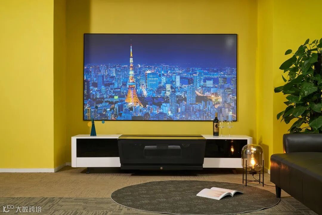 拥有“无边框”百吋电视是什么体验?从此它成了我的解闷神器!