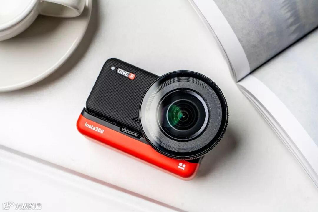 相机也有“组装”的?小长假最强vlog神器来了!还能合体无人机……