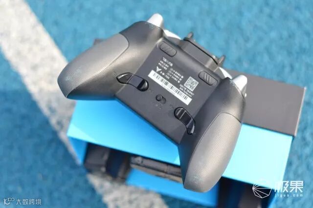 飞智八爪鱼手机手柄