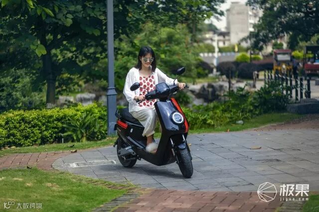 动力强劲续航长久,小牛电动车M+PRO也能有推背感