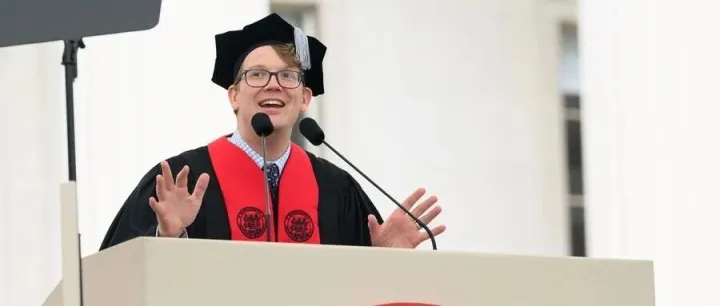 汉克·葛林麻省理工学院2025年毕业典礼演讲