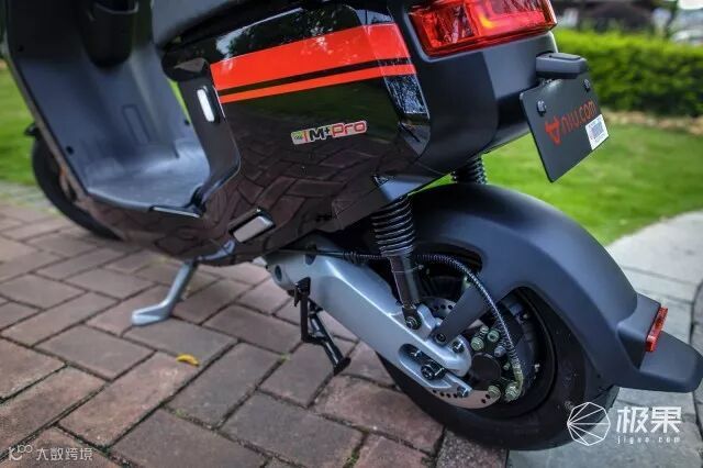 动力强劲续航长久,小牛电动车M+PRO也能有推背感