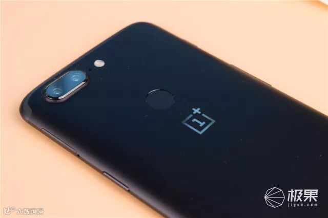 一加(oneplus)5T手机