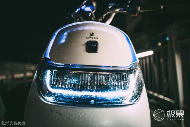 森蓝O2电动摩托车